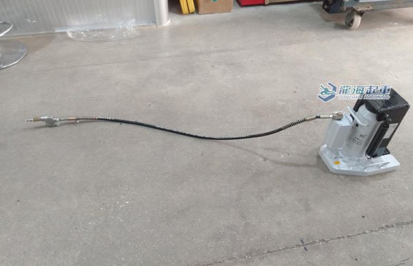 氣動爪式千斤頂實物 氣動爪式千斤頂實物