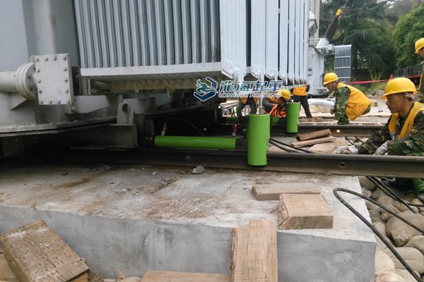 在軌重物推移機使用案例 推移千斤頂使用案例